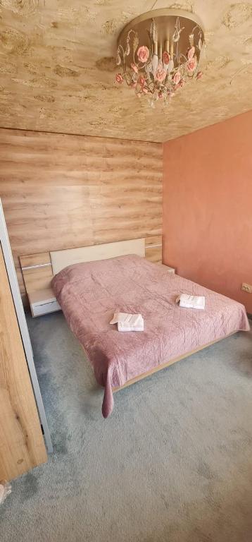 Postel nebo postele na pokoji v ubytování Долапите guest house с. Градище