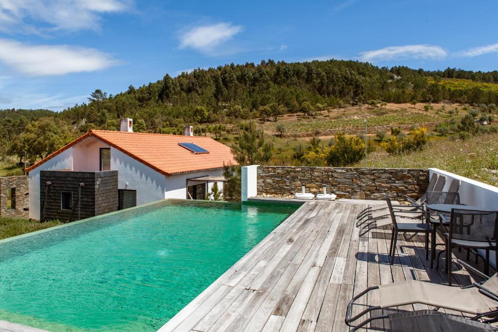 Πισίνα στο ή κοντά στο Casas da Fontanheira