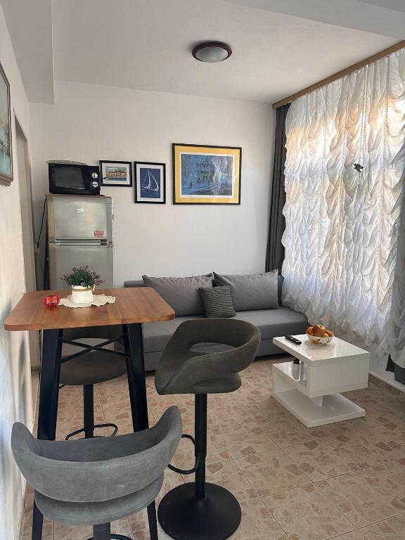 Fotografia z galérie ubytovania Apartmani Dalmacija v destinácii Biograd na Moru