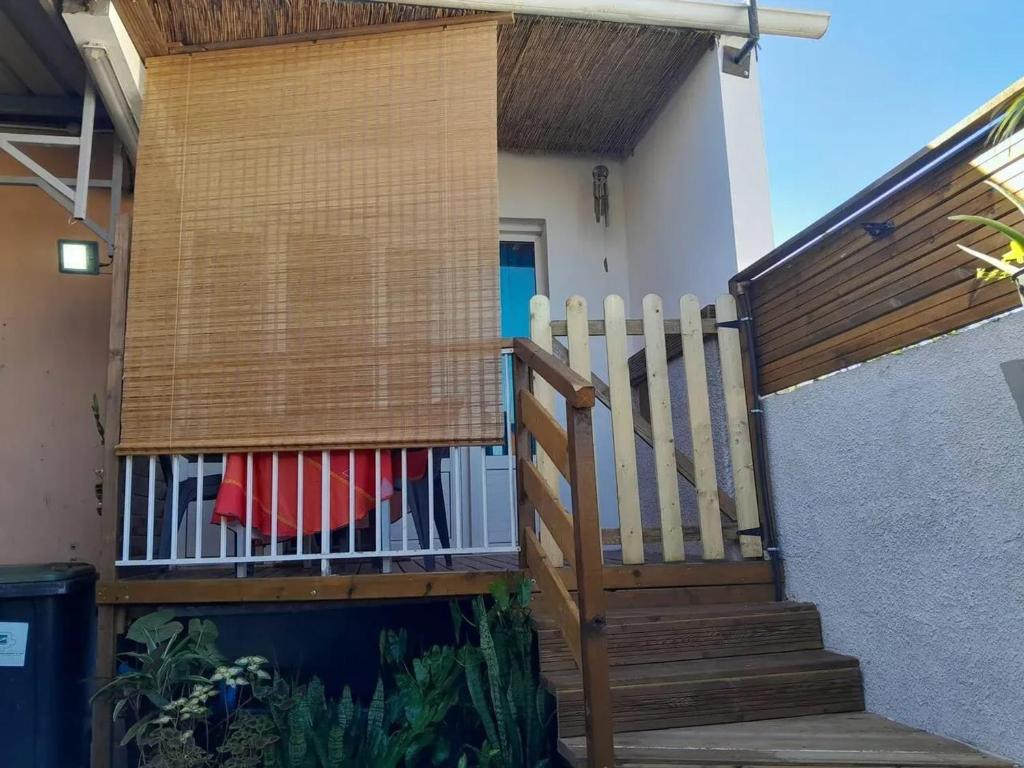 Balkón nebo terasa v ubytování Appartement cosy à Saint-Joseph - 44 m² avec terrasse