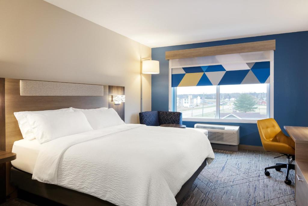 Postel nebo postele na pokoji v ubytování Holiday Inn Express Vancouver North by IHG