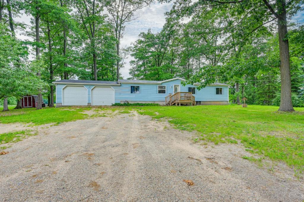 Peaceful Weidman Home HalfMi to Coldwater Lake!, Weidman Precios