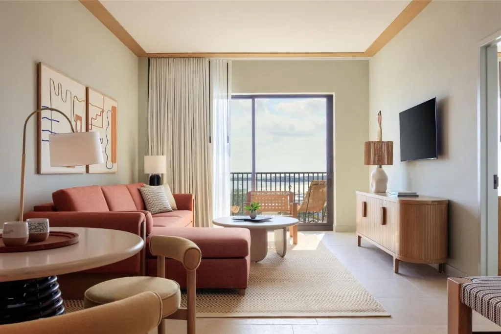 One-Bedroom King Suite with Harbor View
