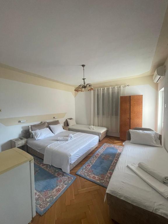 Posteľ alebo postele v izbe v ubytovaní Villa Three Flags Bed & Breakfast