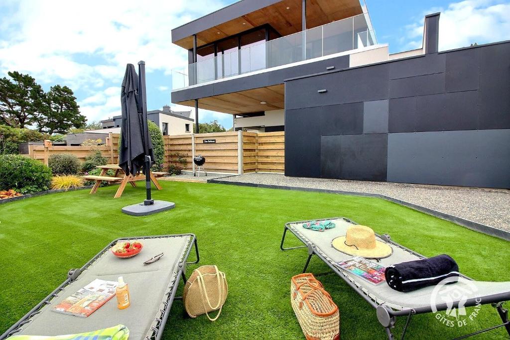 Jardín al aire libre en The black house