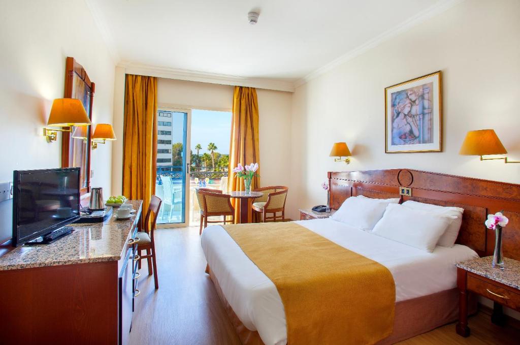 Kapetanios Limassol Hotel - Habitación Doble O Doble (2 Adultos + 1 Niño)