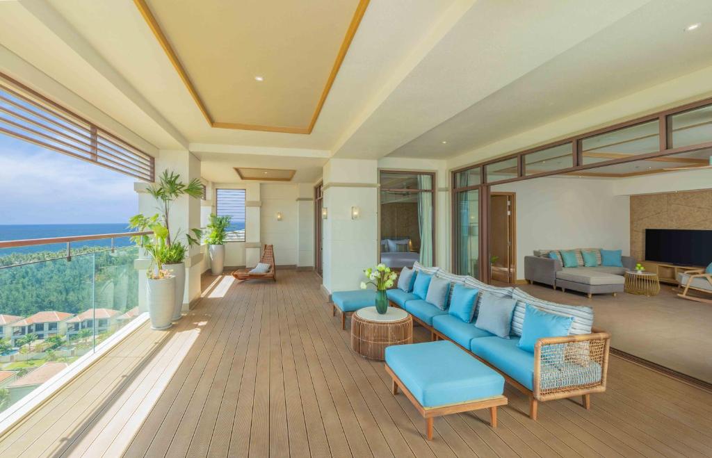 Two-Bedroom Ocean View Premium Suite – Spa Inclusive