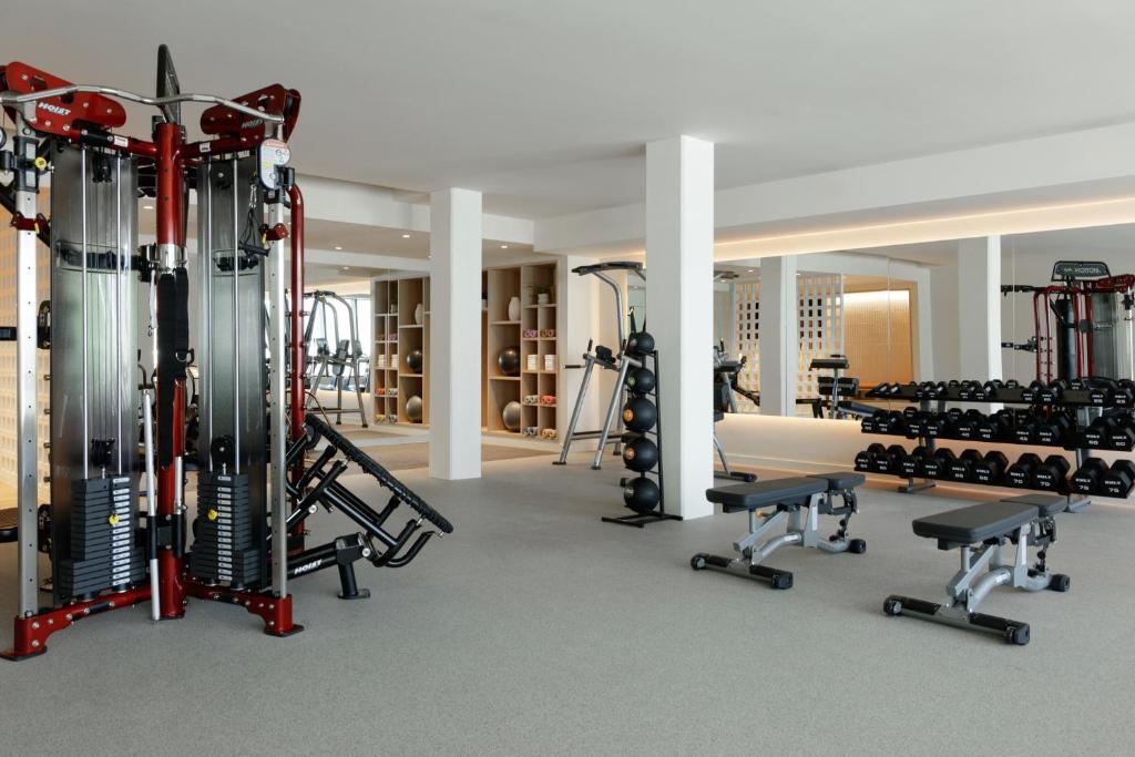 Fitness centrum a/nebo fitness zařízení v ubytování Hotel Indigo Grand Cayman by IHG
