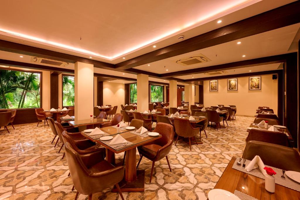 Posezení v ubytování Sea Breeze Sarovar Portico Varca Goa