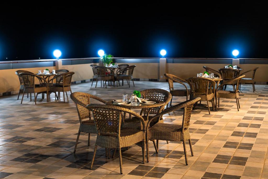 Restaurace v ubytování Aotel by Clarks Inn Palampur