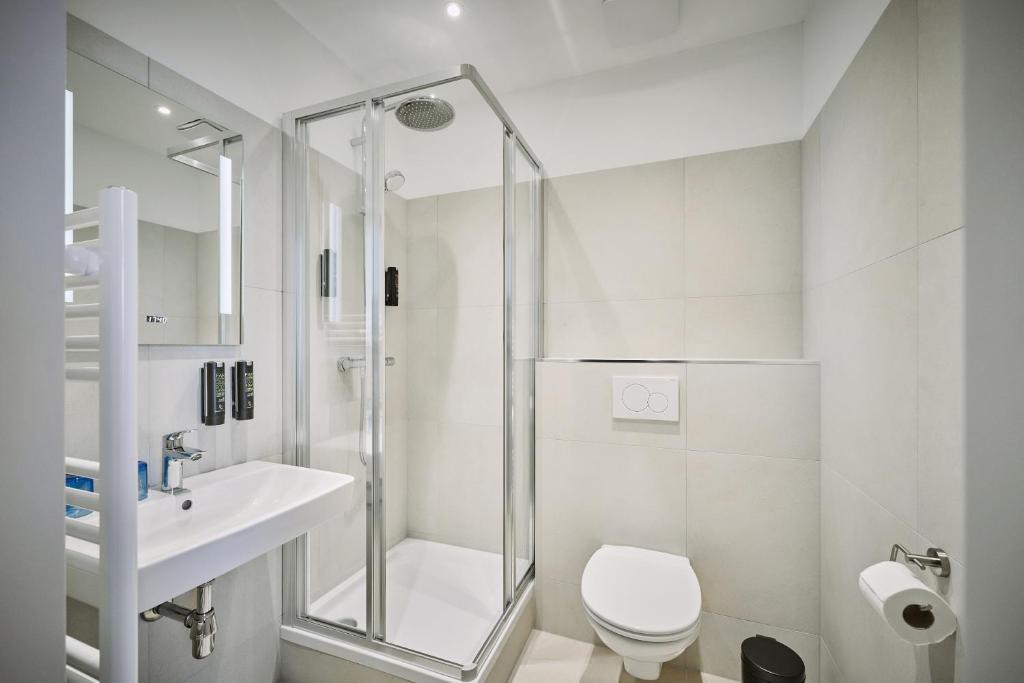 Urban Rooms Rathaus - Self Check-In - Resim 22