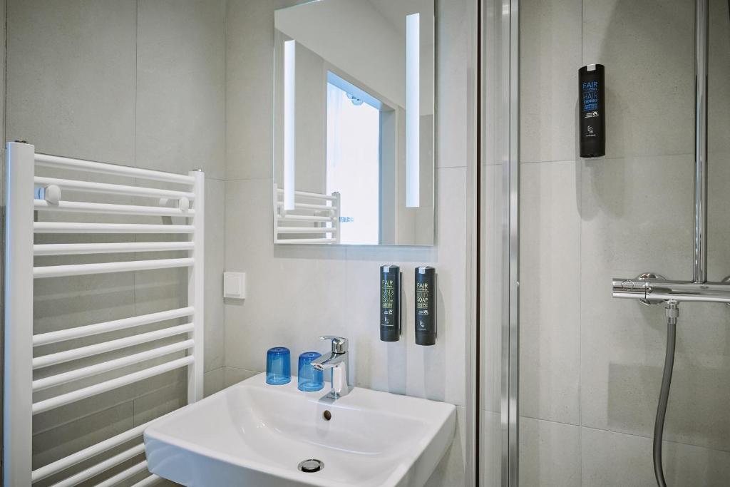 Urban Rooms Rathaus - Self Check-In - Resim 28