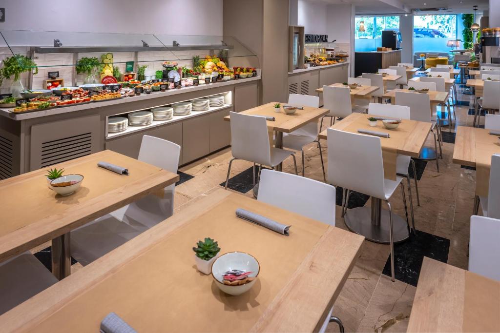 Hotel SERHS Del Port - Resim 33