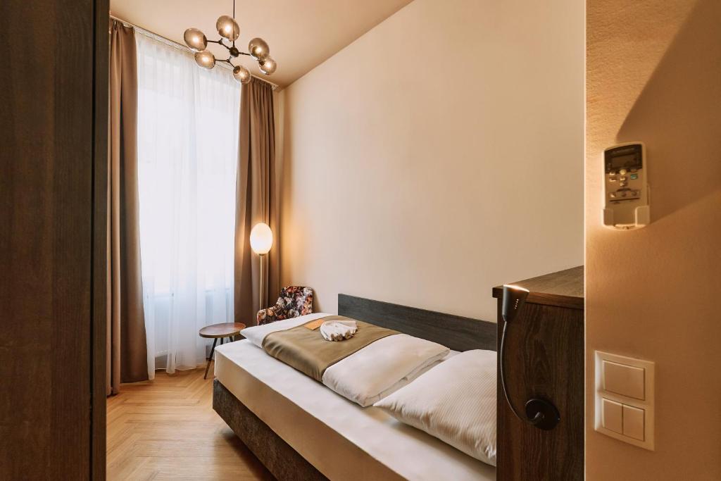 Urban Rooms Rathaus - Self Check-In - Resim 6