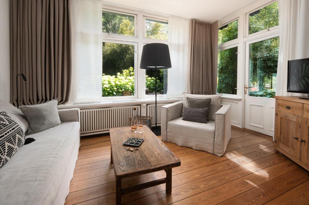 Posezení v ubytování Landhaus Flottbek Boutique Hotel