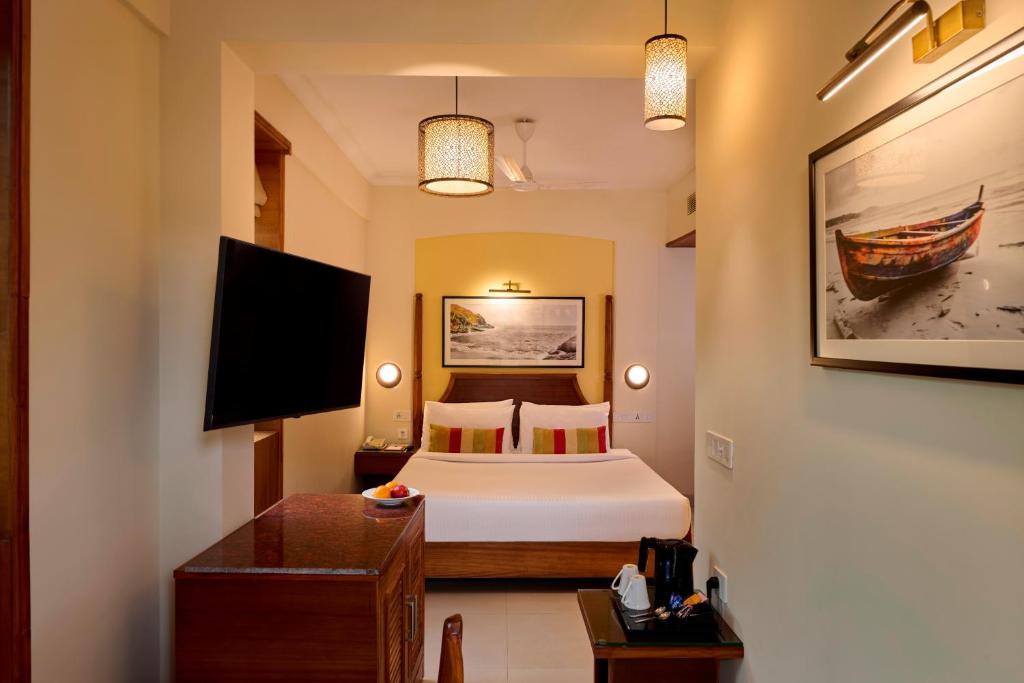 Sea Breeze Sarovar Portico Varca Goa - Standard Double Room With Balcony