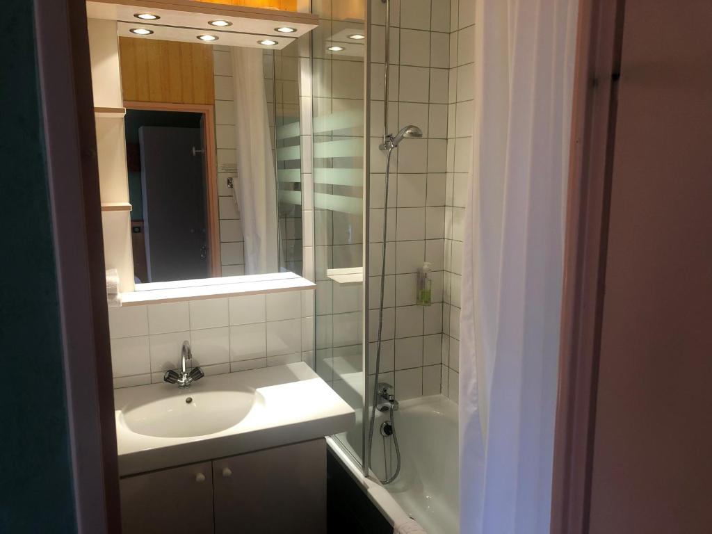 Koupelna v ubytování Brit Hotel Florimont