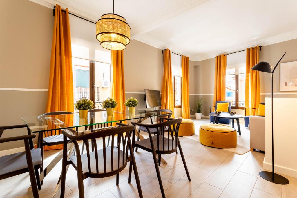 Apolo en Madrid - Four Bedroom Apartment VII