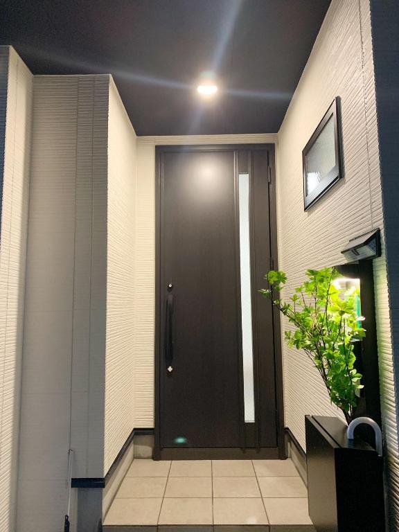 Shinjuku#ookubo#kabukicho#New built 4beds room,3 toilets, 2 shower rooms#新宿中心#大久保#歌舞伎#地铁站步行2分#新建一栋3层楼 4个卧室3个卫生间2个浴室1个客厅#高速无限制网络#智能马桶#干湿分离103