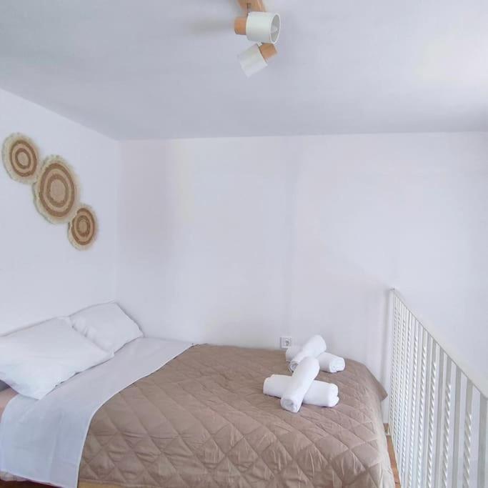 Postel nebo postele na pokoji v ubytování trikeri Cottage
