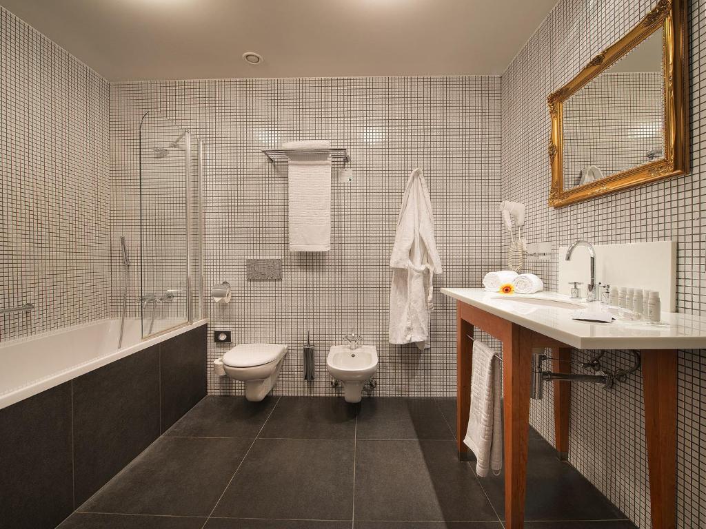 Koupelna v ubytování EA Hotel Tereziánský dvůr