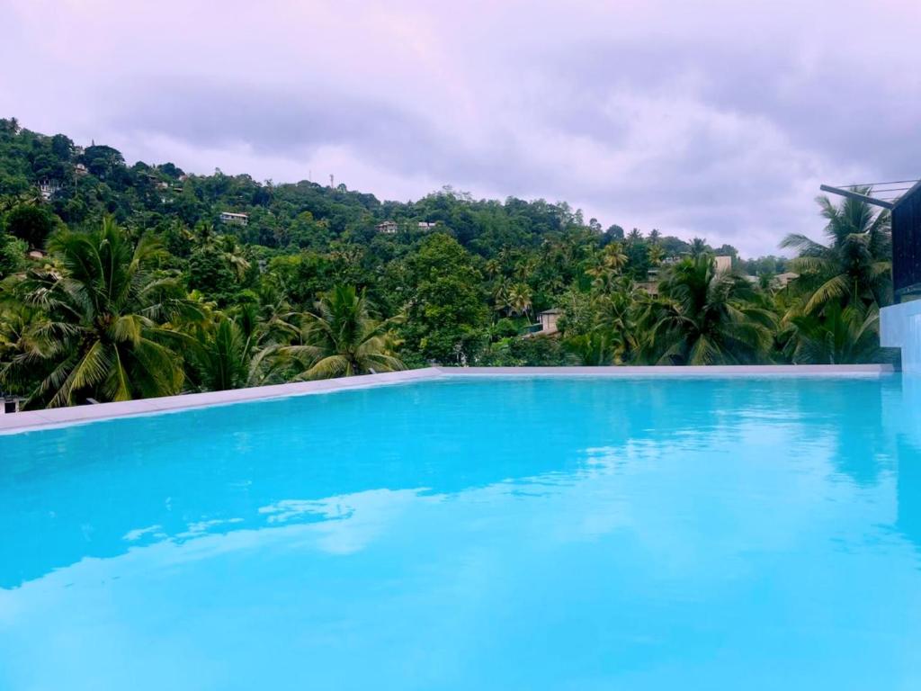 Bazén v ubytování Ceylon Ayu Resort Kandy nebo v jeho okolí