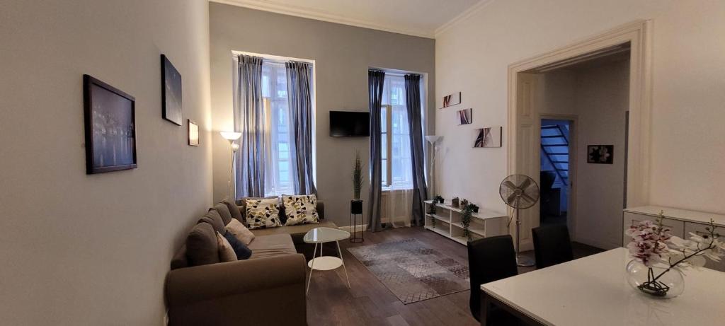 TV a/nebo společenská místnost v ubytování Tourist Homestay