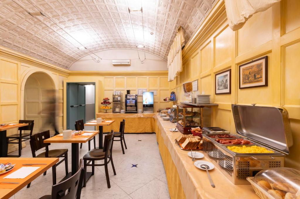 Comida no hotel ou em algum lugar perto