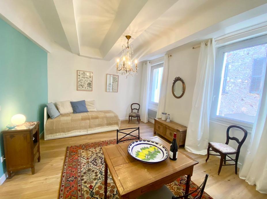 Photo de la galerie de l'établissement Charmant studio au cœur de Hyères, à Hyères