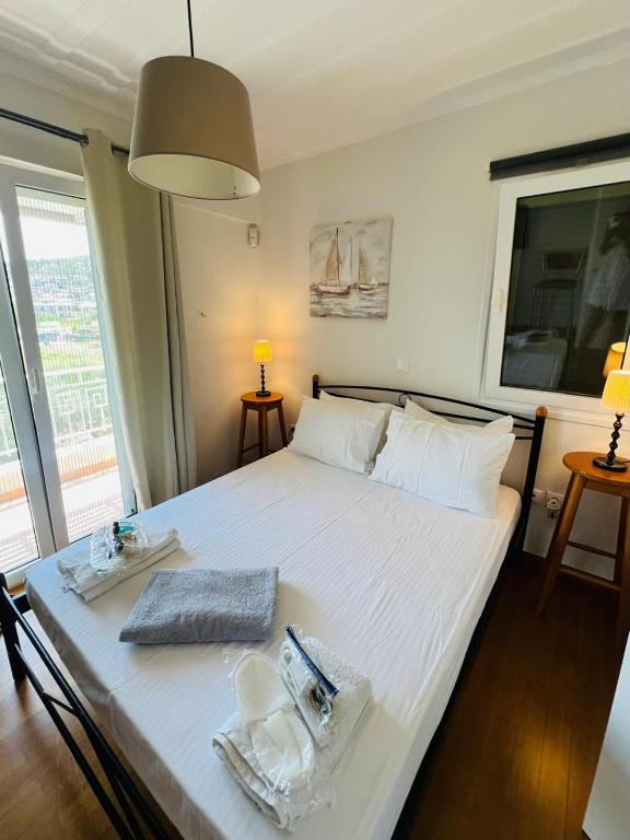Posteľ alebo postele v izbe v ubytovaní Lefkada Beach Villa