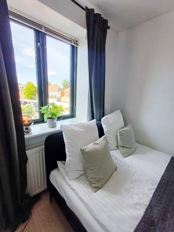 Central Double Room With Free Parking - Tweepersoonskamer Met Gedeelde Badkamer