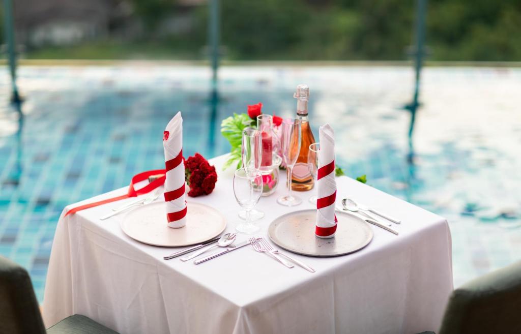 The Marina Phuket Hotel - Resim 25