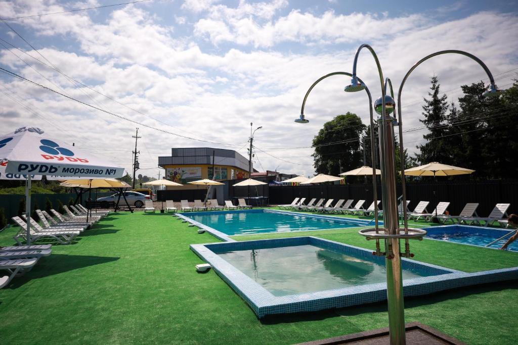 Bazén v ubytování Aqua Hotel nebo v jeho okolí