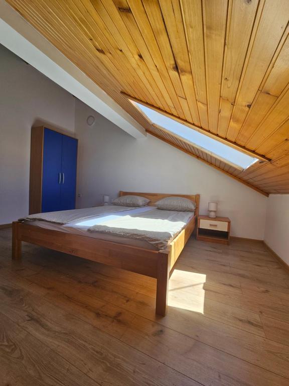 Postel nebo postele na pokoji v ubytování Leopold Chillout Hostel