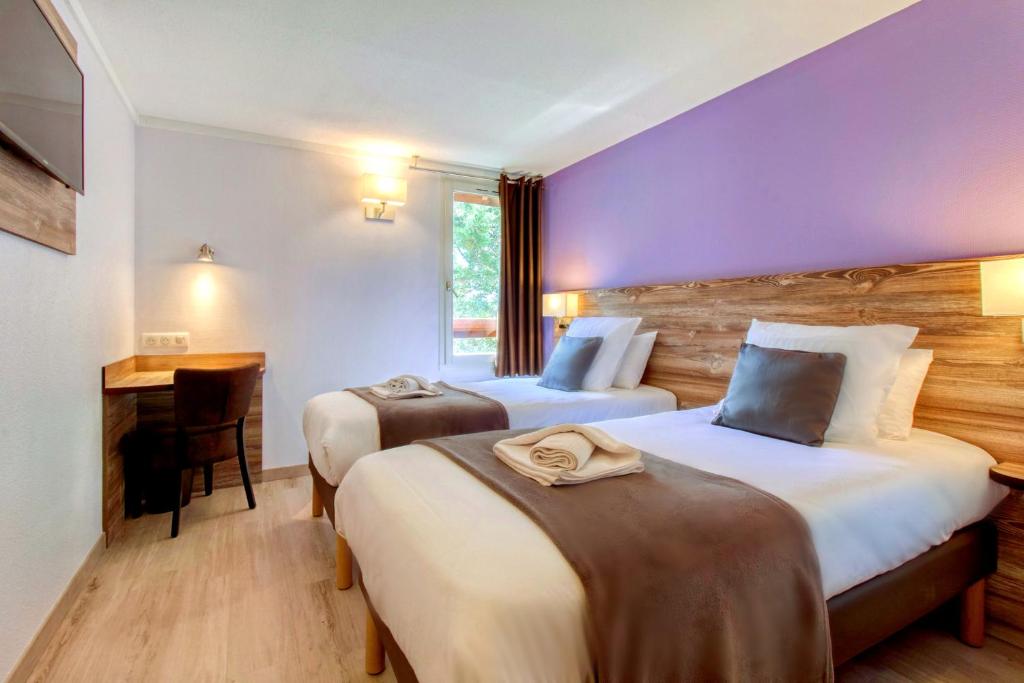 Brit Hotel Confort Pau Lons - Habitación Cuádruple Comunicada