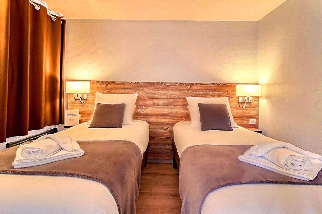 Brit Hotel Confort Pau Lons - Habitación Cuádruple