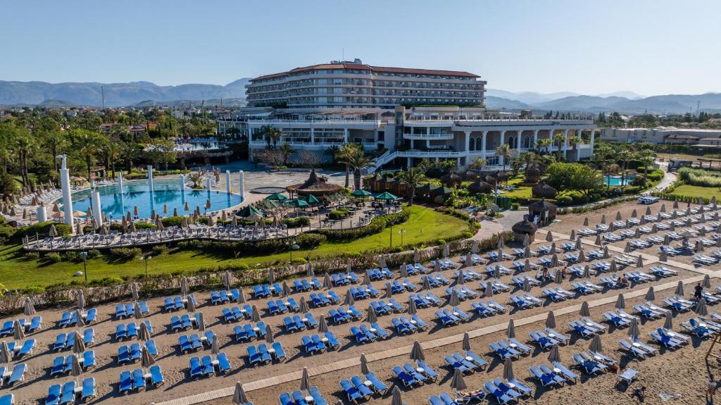 Bazén v ubytování Starlight Resort Hotel nebo v jeho okolí