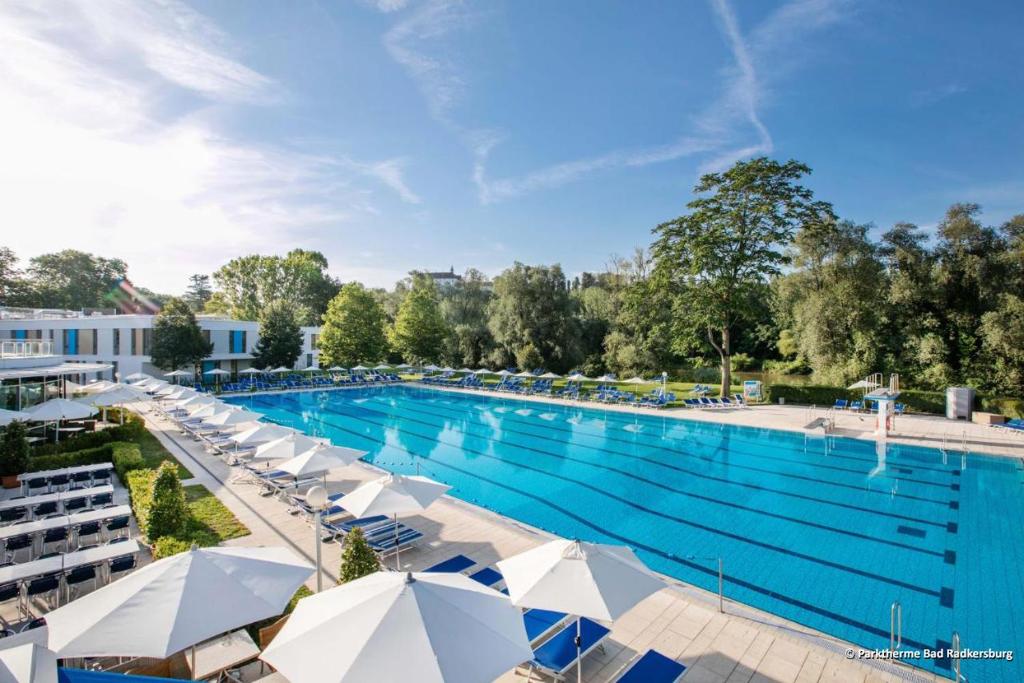 Bazén v ubytování Aparthotel Bad Radkersburg nebo v jeho okolí