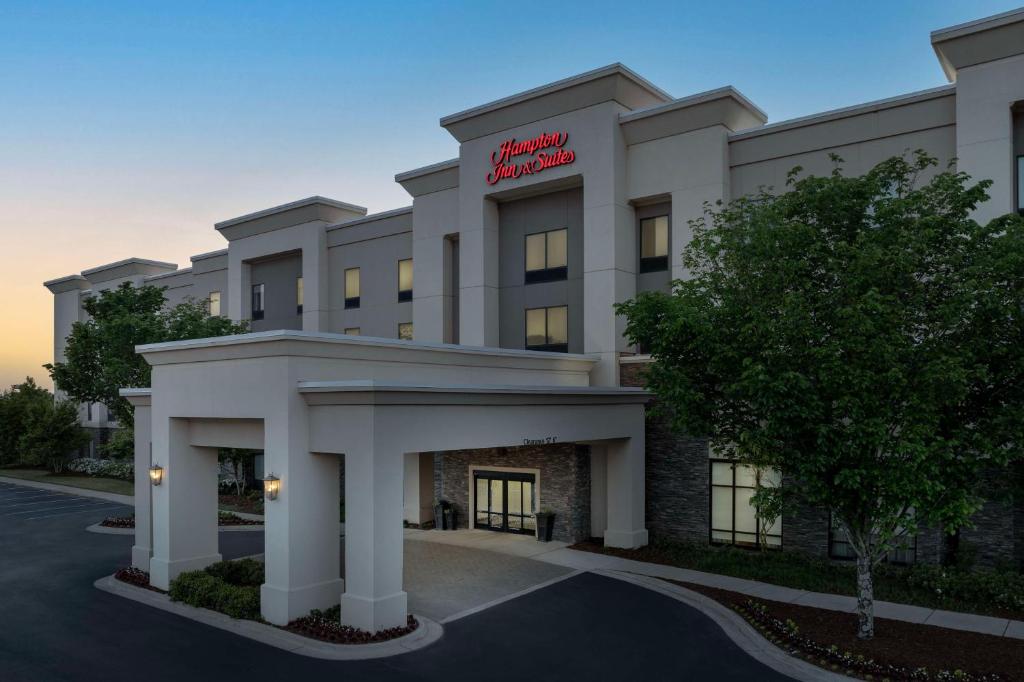 a rendering of the hampton inn suites hotel at Hampton Inn & Suites Huntsville Research Park Area in Huntsville