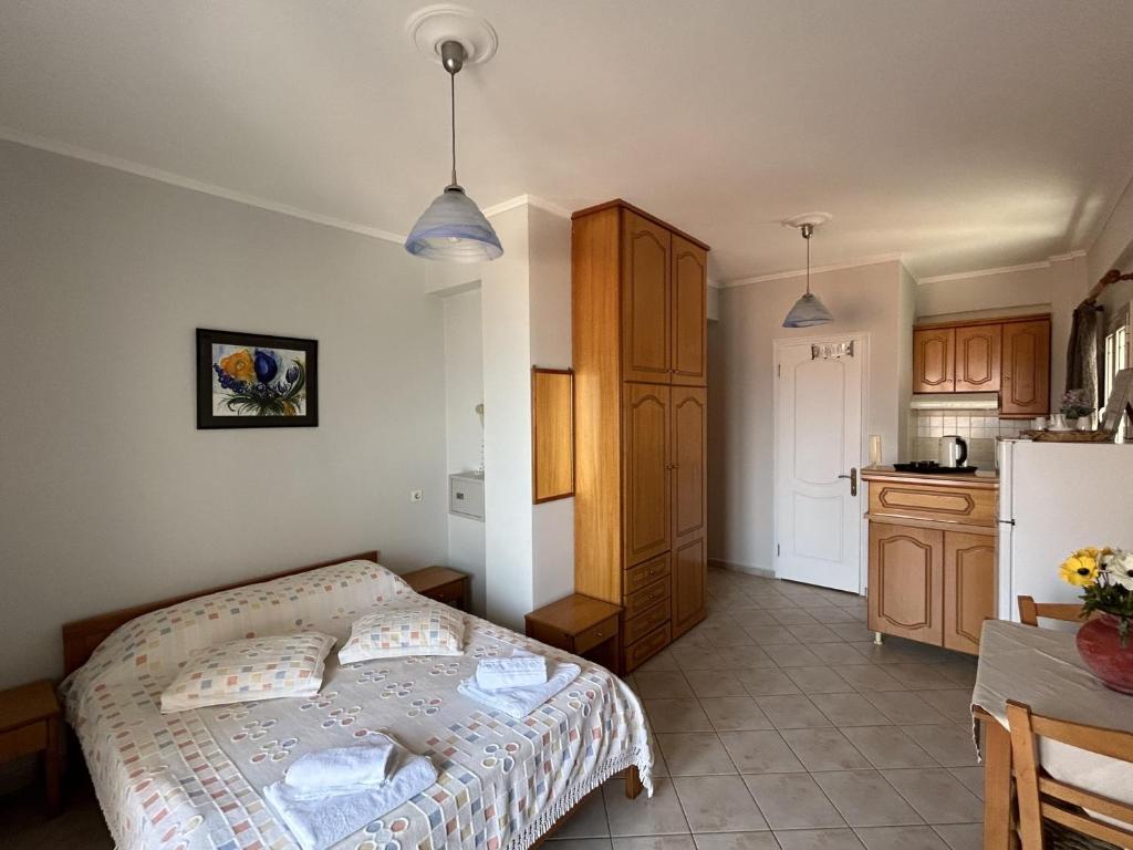 Kuchyň nebo kuchyňský kout v ubytování Brati II Beach Hotel