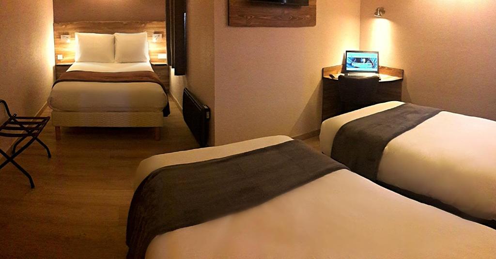 Brit Hotel Confort Pau Lons - Habitación Triple Con 3 Camas Individuales