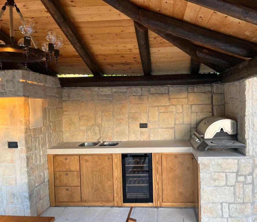 Foto dalla galleria di Villa Zadro a Čilipi