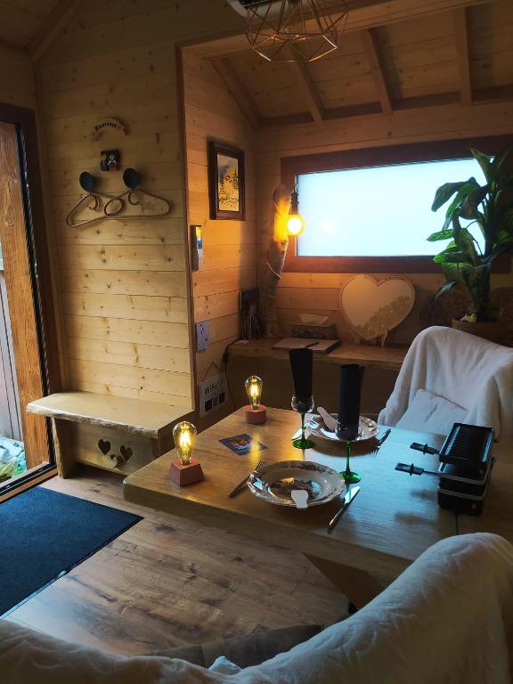 Posedenie v ubytovaní La cabane au bain perché