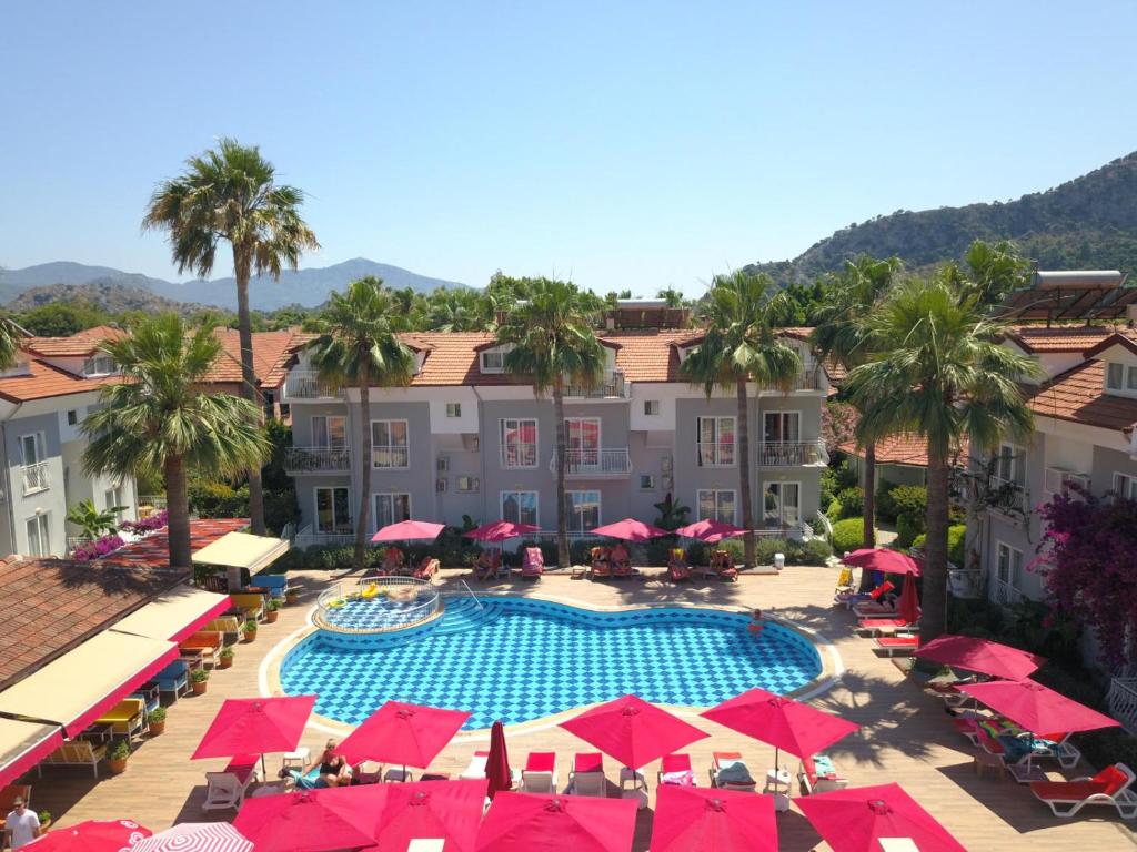 The swimming pool at or close to Villa Dolunay Apart Hotel