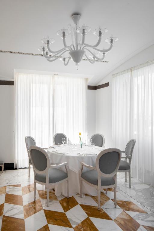 Posezení v ubytování Grand Hotel Angiolieri