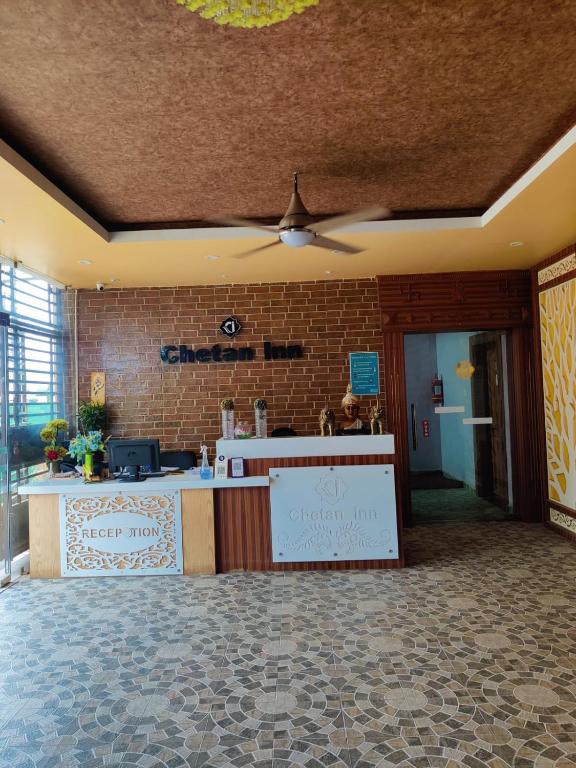 Kuchyň nebo kuchyňský kout v ubytování CHETAN INN HOTEL