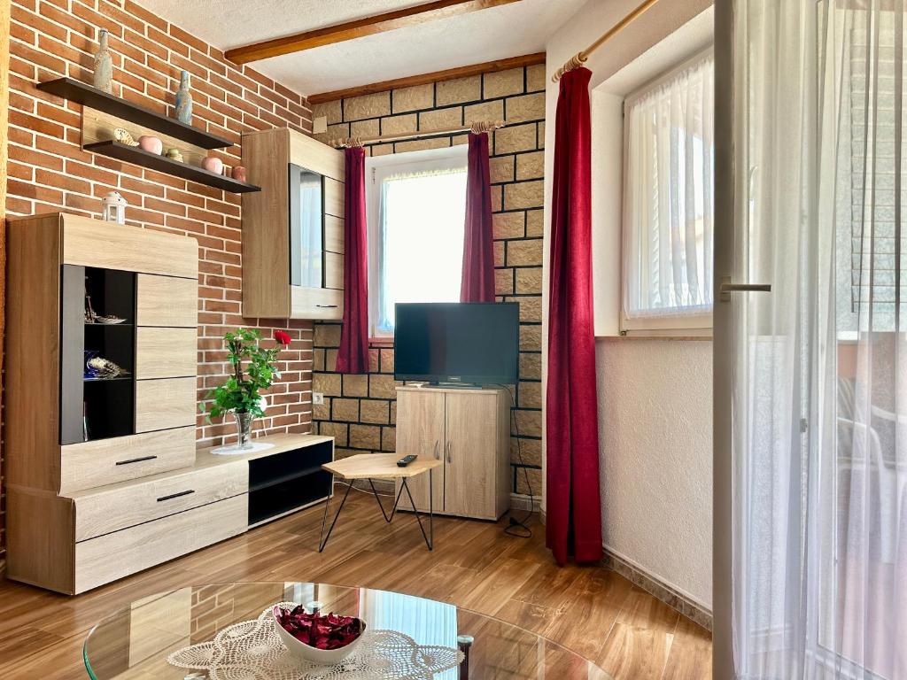 Apartments Dugonjić - 17