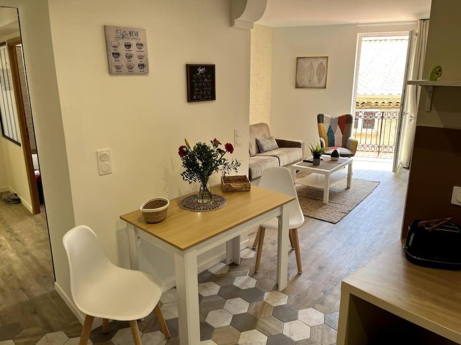 O zonă de relaxare la Appartement 56m2 avec balcon en coeur de village