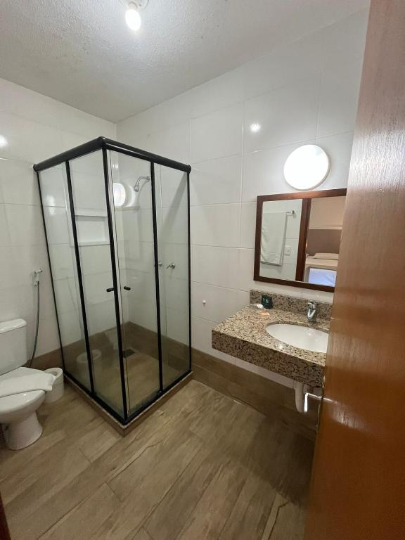 Uma casa de banho em Pousada Rosa