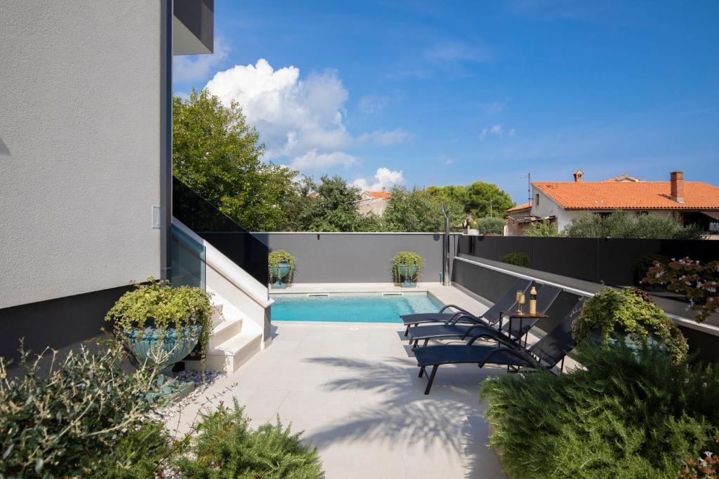 Bazén v ubytování Apartment Sara IV nebo v jeho okolí